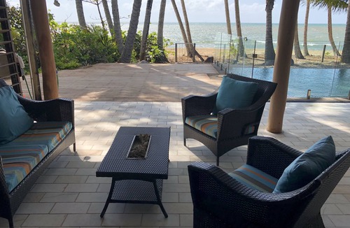 Newell House | Bala Beach House on ABSOLUTE Beachfront