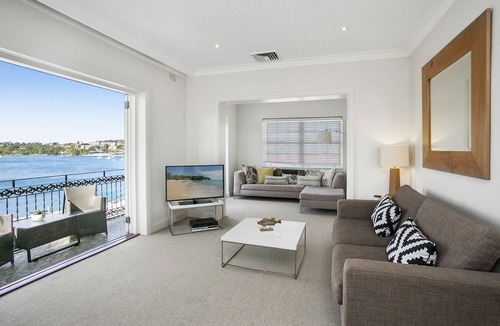 Mosman Apartment | Balmoral Dreaming - 50m walk to the beach, large 2 bedroom with balcony