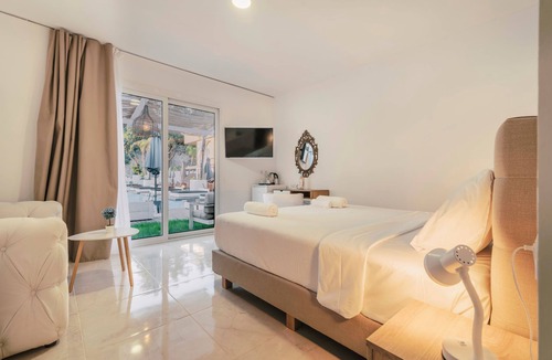 Ixia Hotel | Bamboo Suites Adults Only