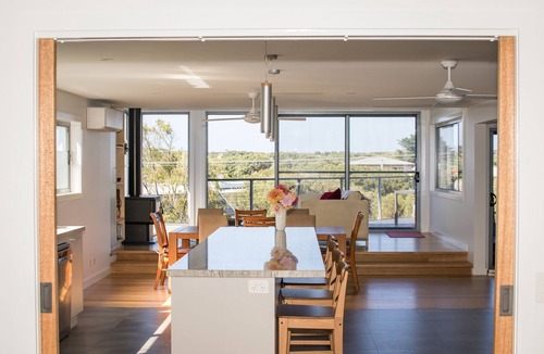 Cape Woolamai House | Banksia House: Stunning Ocean Views, Pet Friendly, Wifi