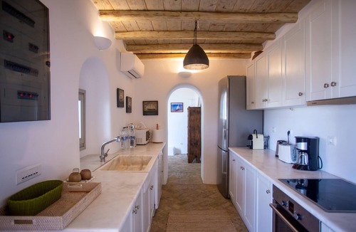 Mykonos Town Villa | Baroness in Mykonos with 5 bedrooms and 4.5 bathrooms