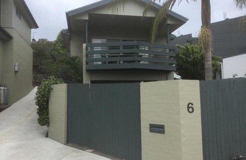 Batemans Bay House | Batemans Bay Central