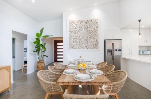 Culburra Beach House | Bathers Pet Friendly 4 Mins Walk to Beach