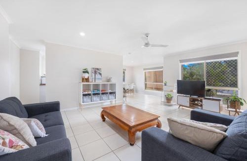 Pialba House | Bay Breeze - Easygoing Beachside Living for Families