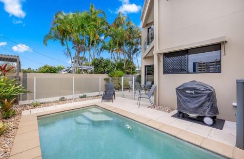 Urangan Apartment | 'Bay View' with Pool and Rooftop Entertaining Area