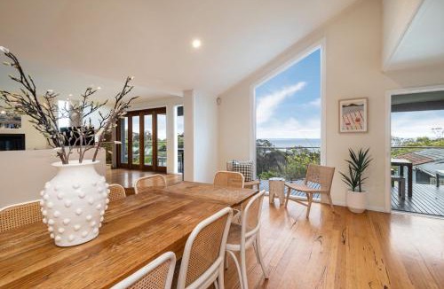 Dromana House | Bay Views From Drury Lane with Solar Heated Pool and Gas Heated Spa