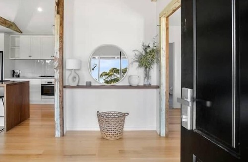 Boneo House | Bay Views, heated plunge pool, nature walks from the house. wifi and linen