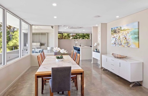 Dunsborough House | Bayscape Modern Beachside Retreat with Ocean View
