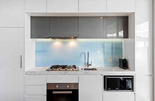 Port Melbourne Apartment | Bayside Apartment Living Close to the Beach