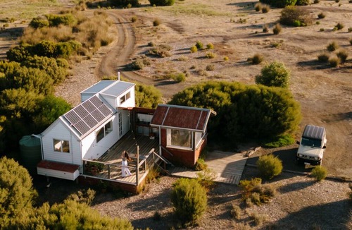 Warrenben House | Bayside Glamping's Tiny House - Off-Grid Eco-Luxe Stay In Marion Bay