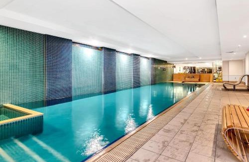 Glenelg Apartment | 'Bayside Pines' Resort-style Haven on Glenelg Beach