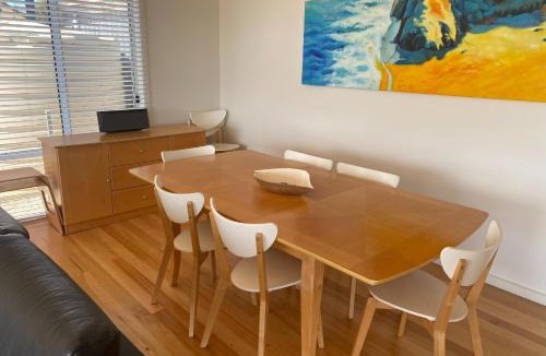 Para Wurlie House | Bayview Bliss