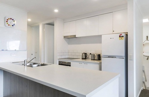 Lorne Apartment | Bayview Number Two - Classic Coastal Escape For Your Pet Too!