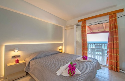 Amoudi Apartment | Baywatch 10 right on the water