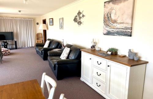 Emu Bay House | Baywatch - Emu Bay - Kangaroo Island