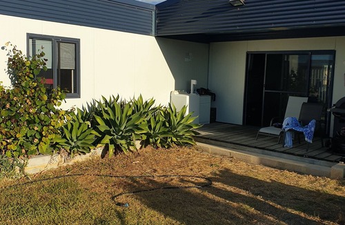 Cervantes House | Beach Camp - Plenty of lawn with a 5min walk to the beach !