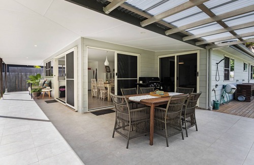 Toogoom House | Beach Front, Modern & Spacious, Securely Fenced for Kids & Pets