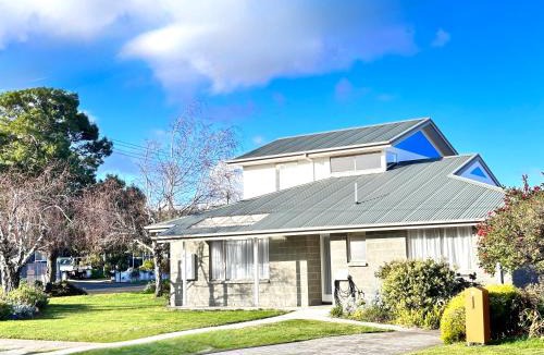 Bellerive House | Beach House 3 mins Walk Bellerive Beach, Hobart