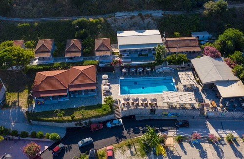 Alikanas House | Beach House Apartment By The Sea 2 with Sea View, Wi-Fi & Air Conditioning