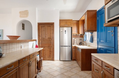 Exomvourgo House | Beach House in Tinos Island – Sea View, Wi-Fi, Air Conditioning