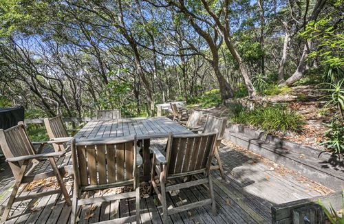 Point Lookout House | Beach House set amongst the trees and short walk to all amenities.