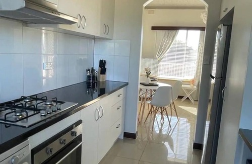 Henley Beach South Apartment | Beach Retreat -$0 for more than 1 guest!