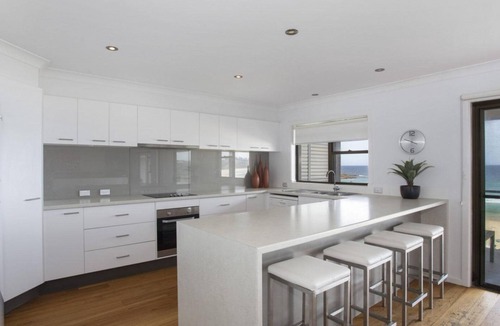 Mollymook Beach House | Beach Road - Beach front Mollymook