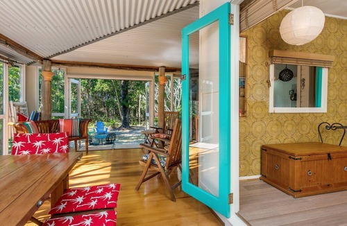 Suffolk Park Cottage | Beachcombers Cottage - beachfront pet retreat
