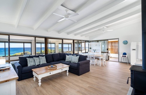 Peppermint Grove Beach House | Beachfront Mansion by Peppy Beach Retreats®