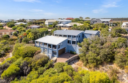 Peppermint Grove Beach House | Beachfront Mansion by Peppy Beach Retreats®