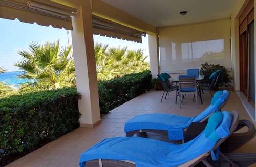 Pefki Apartment | Beachfront Apartment, Oceanis Suite, Tholos Bay Suites