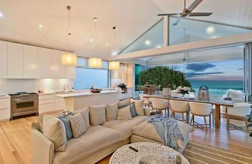 Palm Beach House | Beachfront Bliss