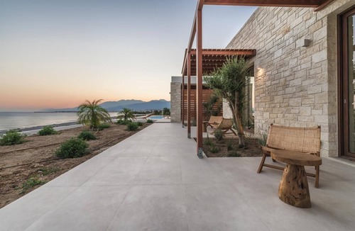 Ierapetra Villa | Beachfront Brand New Villa