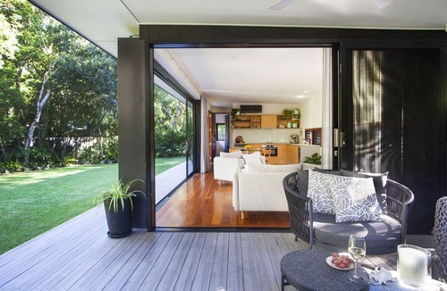 Broken Head House | Beachfront Bungalow at Byron Bay – Pet Friendly, Peaceful & Steps to the Sand