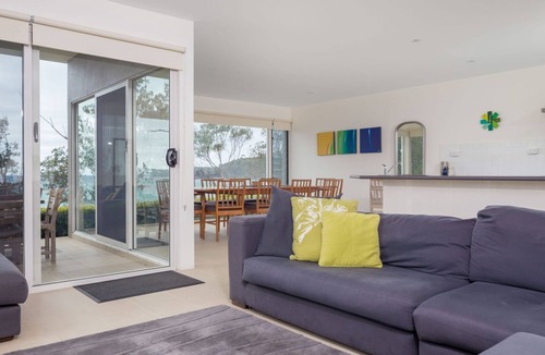 Denhams Beach Apartment | Beachfront Duplex on Denhams