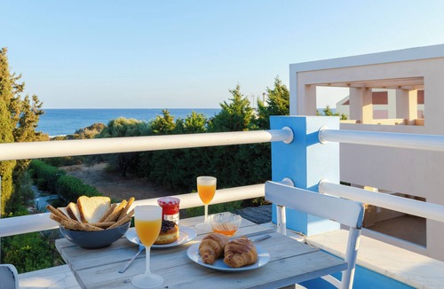 Gennadi Apartment | Beachfront studio Socrates