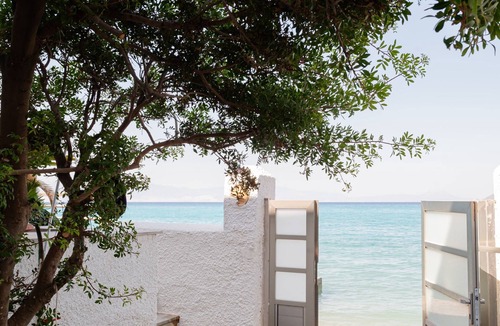 Nerantza House | Beachfront Oasis