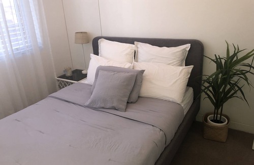 Cronulla Apartment | Beachfront pad, with panoramic views, central to everything