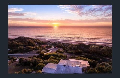 Peppermint Grove Beach House | Beachfront Penthouse by Peppy Beach Retreats®