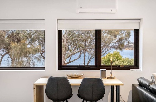 Blackmans Bay Condo | Beachfront Studio with Breathtaking Views