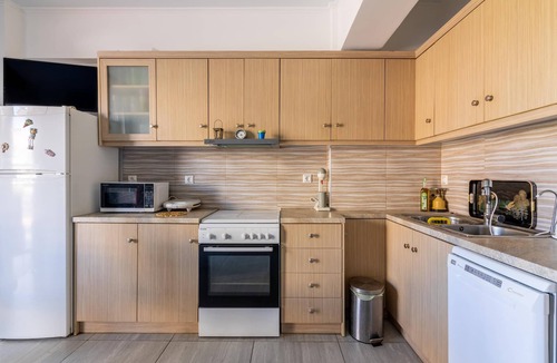 Kato Stalos House | BEACHFRONT VILLA & Garden AGIA MARINA