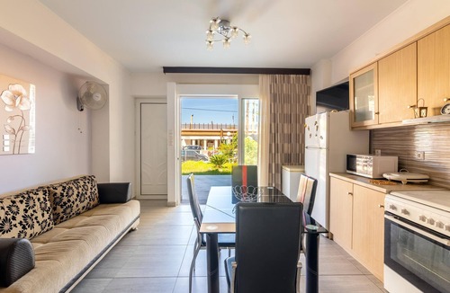 Kato Stalos House | BEACHFRONT VILLA & Garden AGIA MARINA