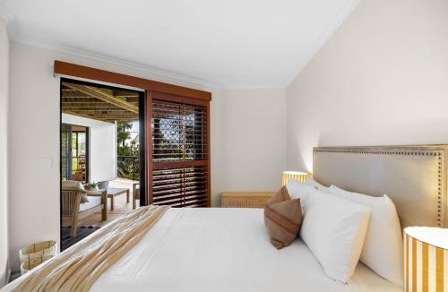 Coolum Beach House | Beachside 4-Bed Retreat with Study Nook & Views