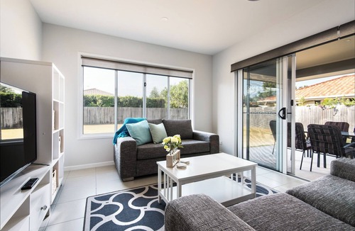 Mudjimba House | Beachside bliss in NEW house with huge backyard