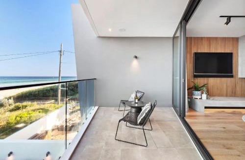Chelsea House | Beachside Lane - Luxury On the Beach with Views