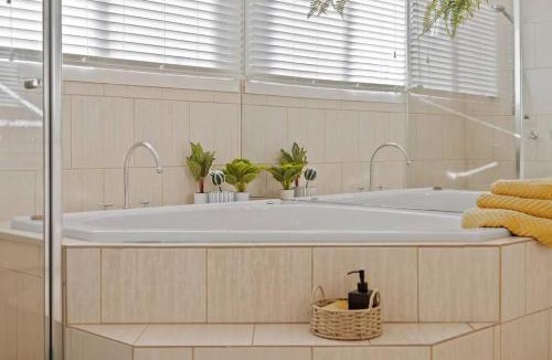 Tootgarook House | Beachside SandDunes Villa Waterslide Gas Heat Pool