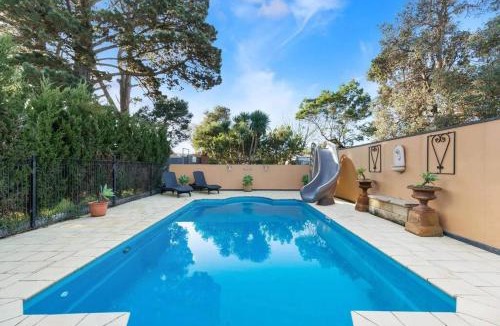Tootgarook House | Beachside SandDunes Villa Waterslide Gas Heat Pool
