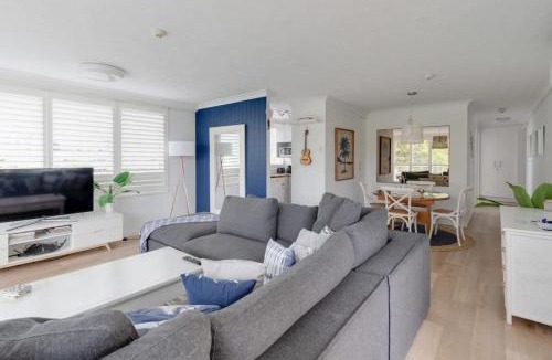 Burleigh Heads Apartment | Beachy, Bright, and the Best Location on the GC!