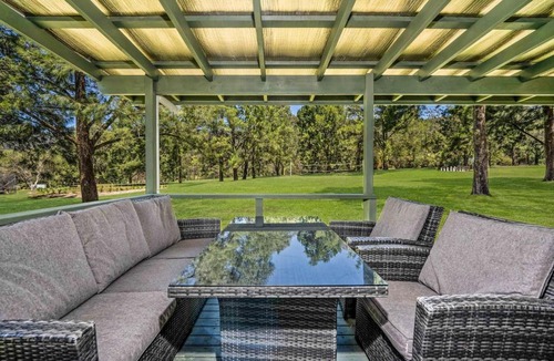 Kangaroo Valley House | Beau Cabin One Bedroom Cabin on Golf Course