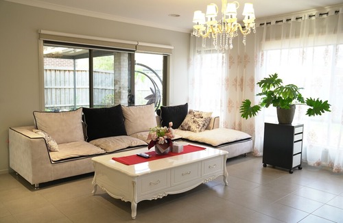 Williams Landing House | Beautiful 4 BRM House in Melbourne